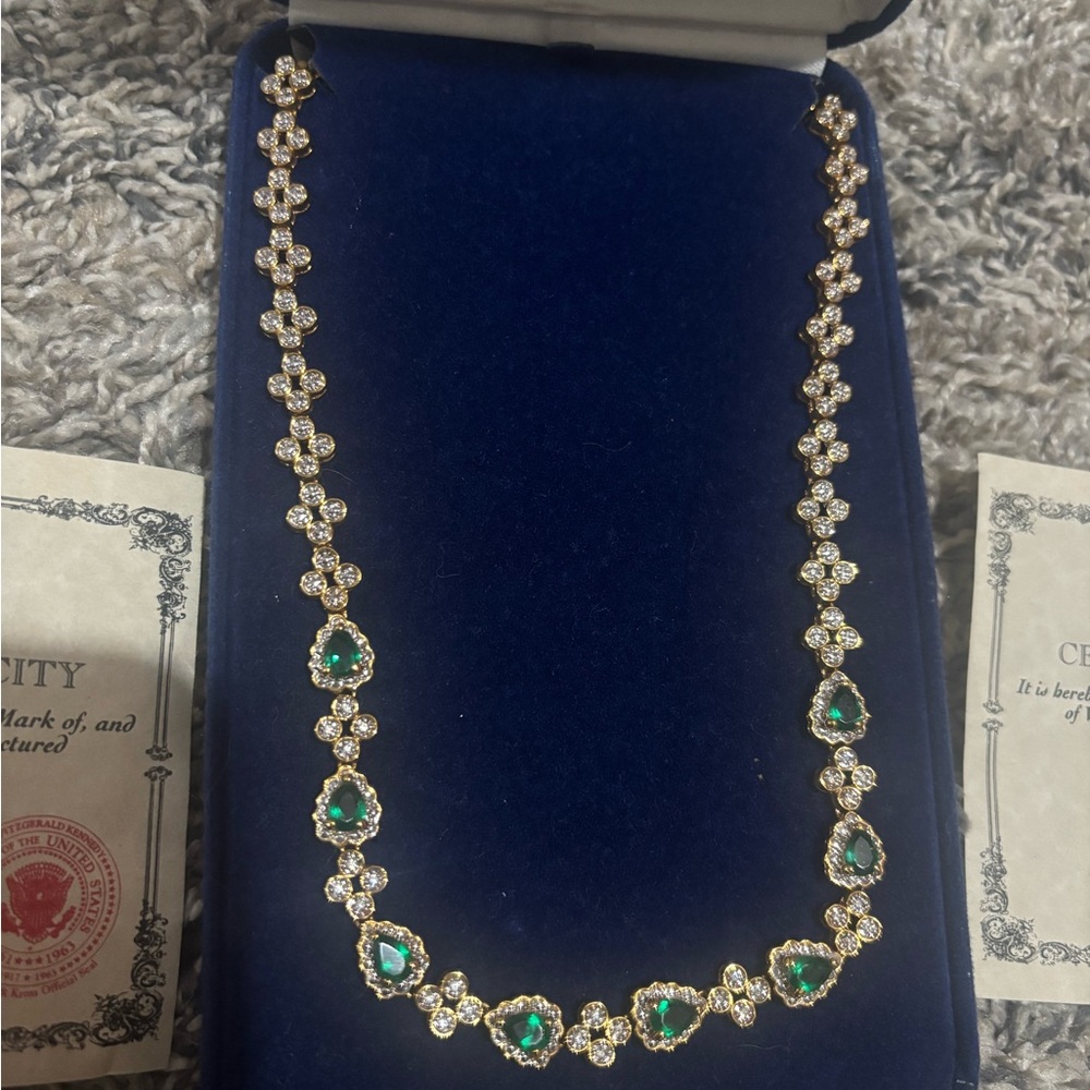 Elegant Gold and Green Necklace